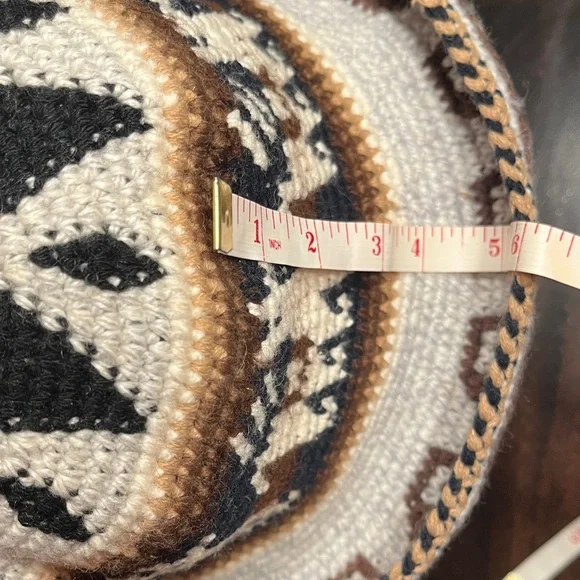 Alpaca Pattern Knit Hat - Picture 4 of 14